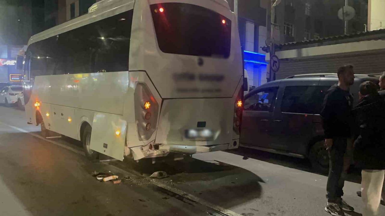 Tekirdağ Çorlu'da alkollü sürücünün servis minibüsüne arkadan çarpması: şoföre ve gazeteciye tehdit