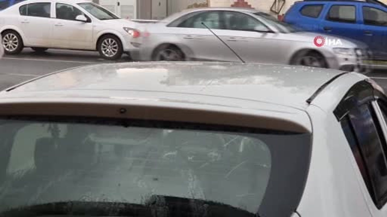 Tekirdağ Süleymanpaşa'da dolu karışık yağış günlük yaşamı kısa süreli etkiledi
