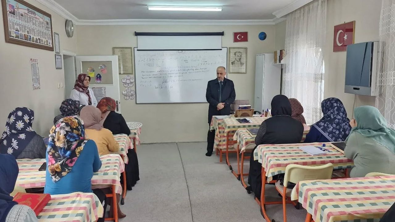 Tepebaşı Müftülüğü, Hoşnudiye Gümülcine ve Hicret Kur’an Kurslarını Ziyaret Etti