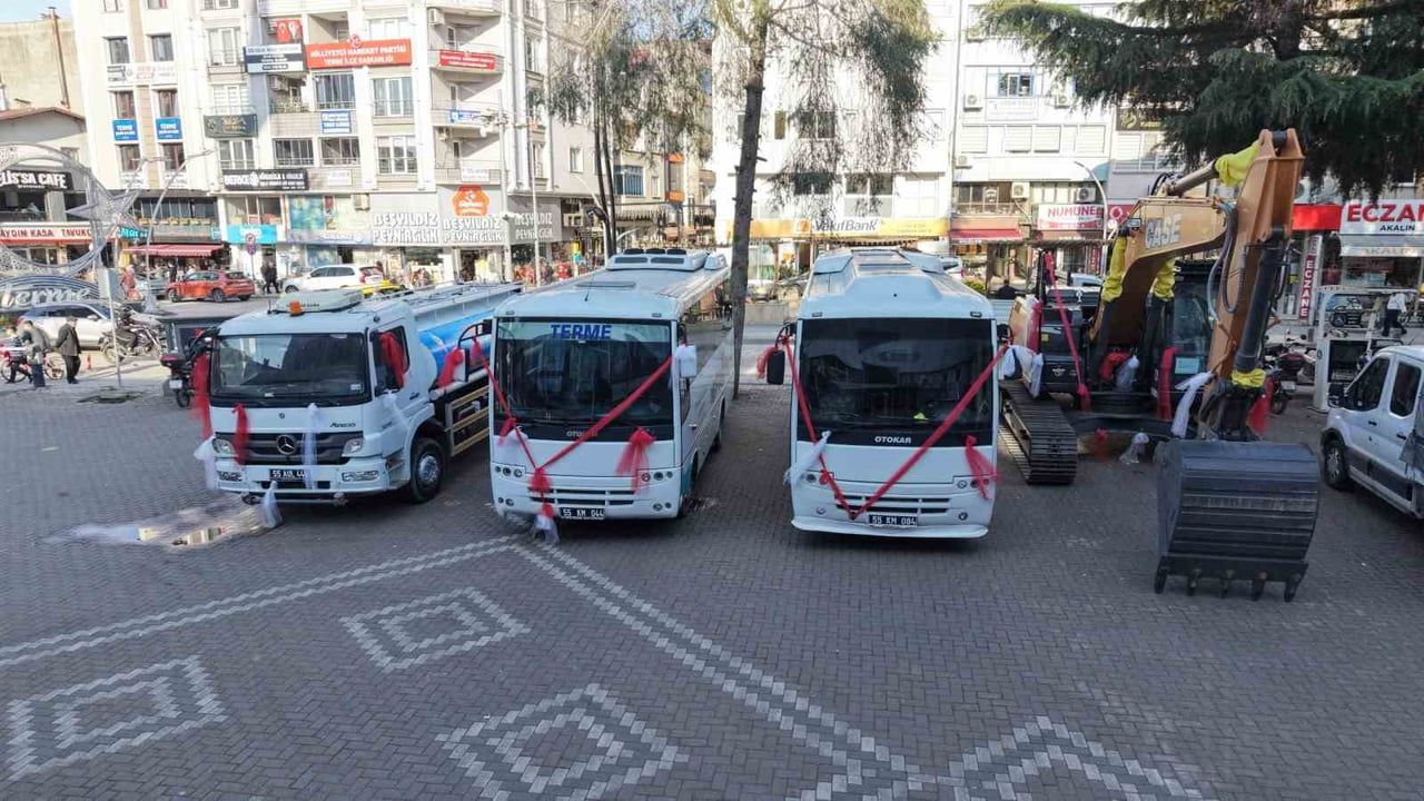Terme Belediyesi filosunu güçlendirdi: Başkan Kul yeni araçları tanıttı
