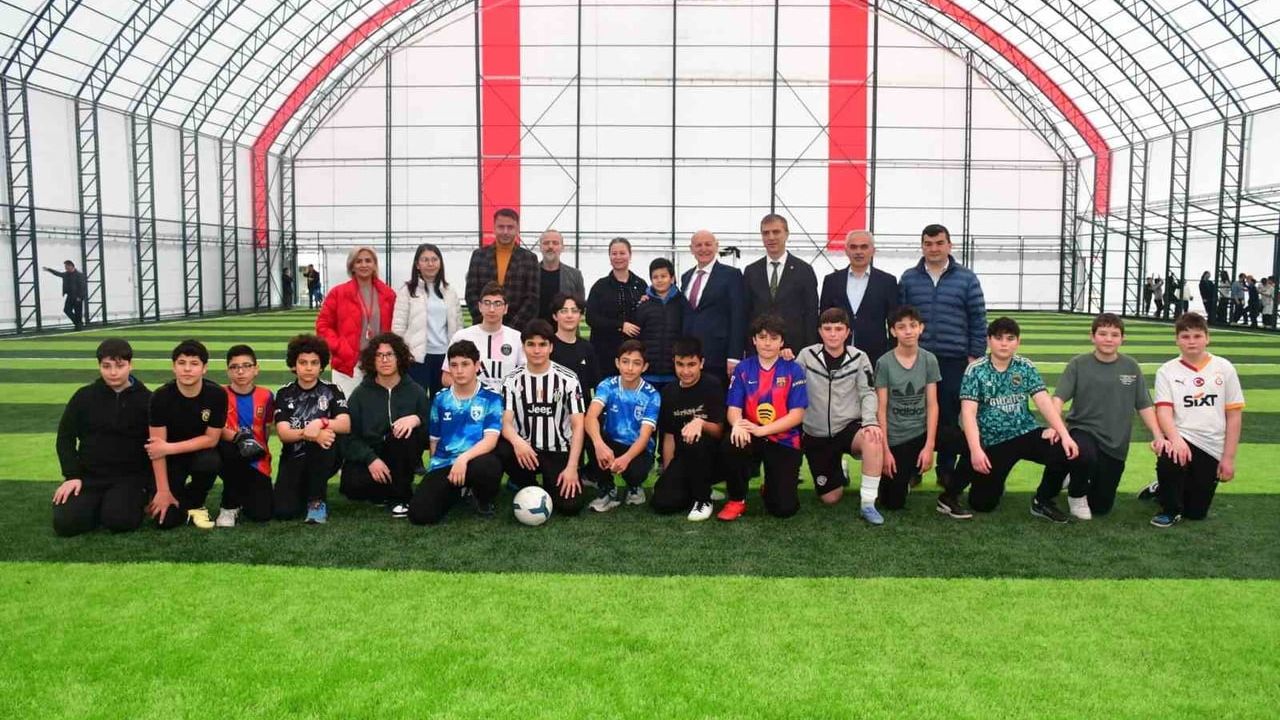 Terme Ortaokulu'nun halı sahası hizmete açıldı — Başkan Kul: "En büyük yatırım evlatlarımızın gülen yüzüdür"