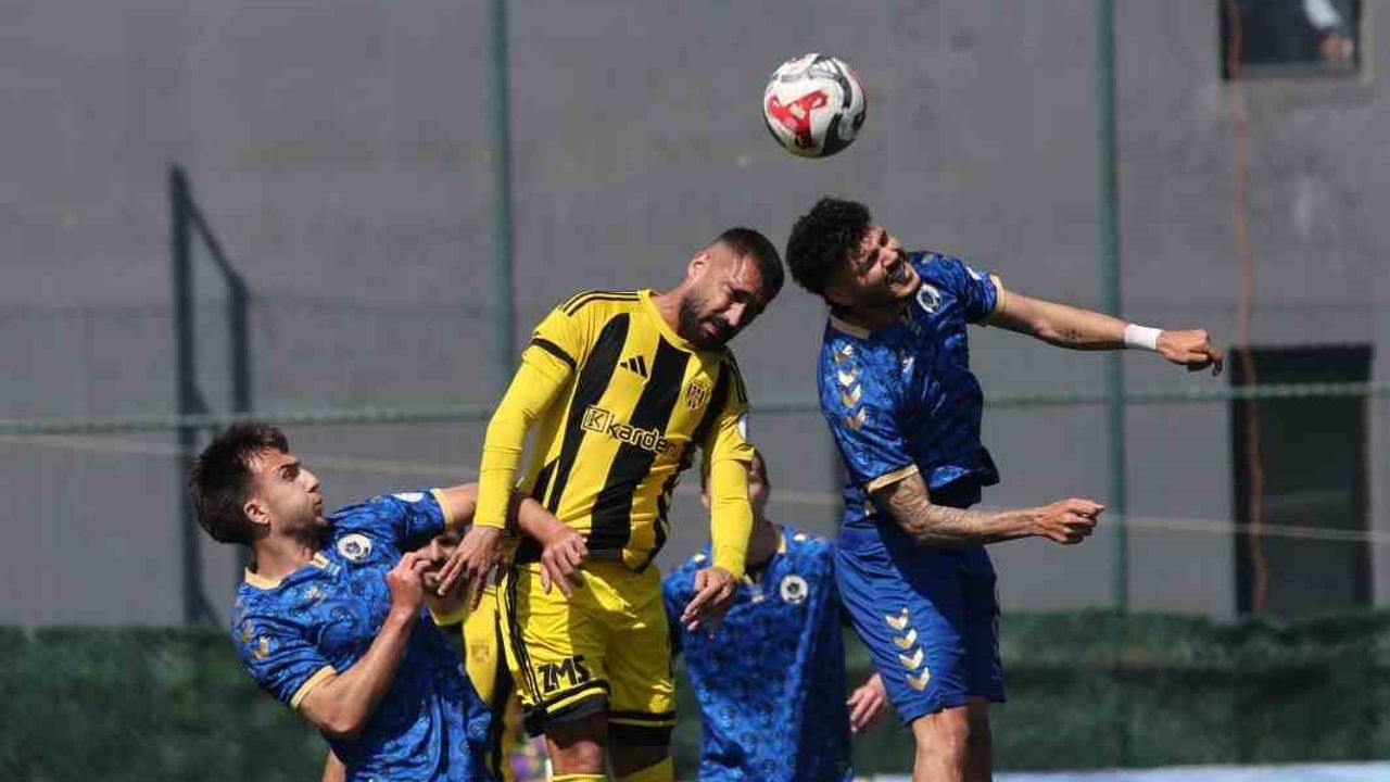 TFF 2. Lig Kırmızı Grup: Aliağa FK, Menemen FK'yı 5-0 Mağlup Etti