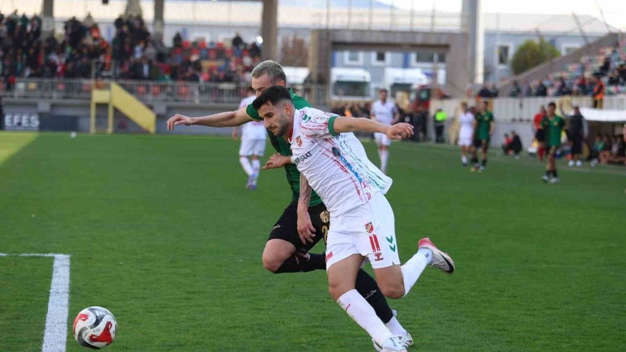 TFF 3. Lig: Karşıyaka, Bornova 1877'yi 5-0 mağlup etti