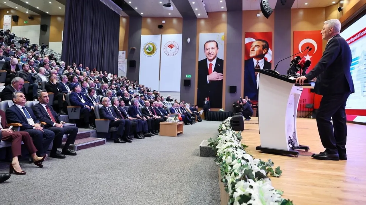 Ticaret Bakanı Bolat: İslam Dünyasının Türkiye'nin Dış Ticaretindeki Payı 2025'te Yüzde 26'yı Aştı