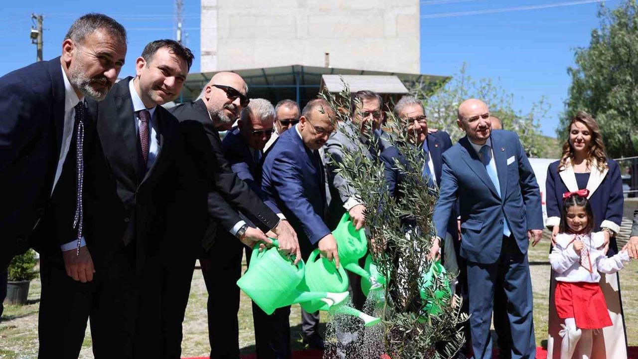 TOBB Başkanı Hisarcıklıoğlu Söke'de Anaokulu Açılışına Katıldı