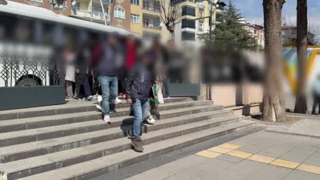 Tokat merkezli 12 ilde yasa dışı bahis operasyonu: 64 gözaltı, 40 adliyeye sevk