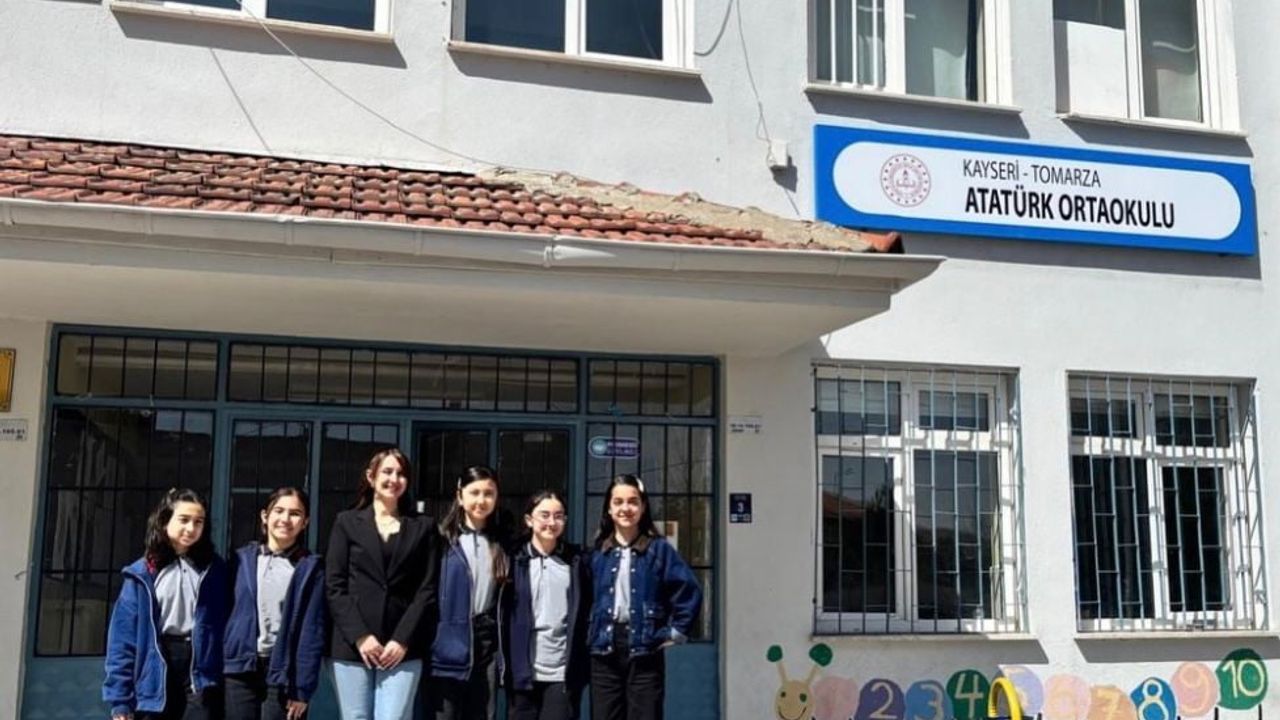 Tomarza Atatürk Ortaokulu, ‘Tertemiz Yarınlar Okullardan Başlar’ Yarışmasında Kayseri Birincisi Oldu