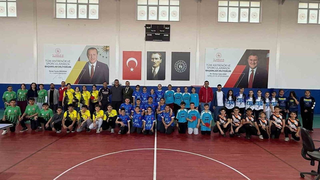 Tomarza'da 23 Nisan Coşkusu: Masa Tenisi ve Dart Turnuvaları Yoğun İlgi Gördü