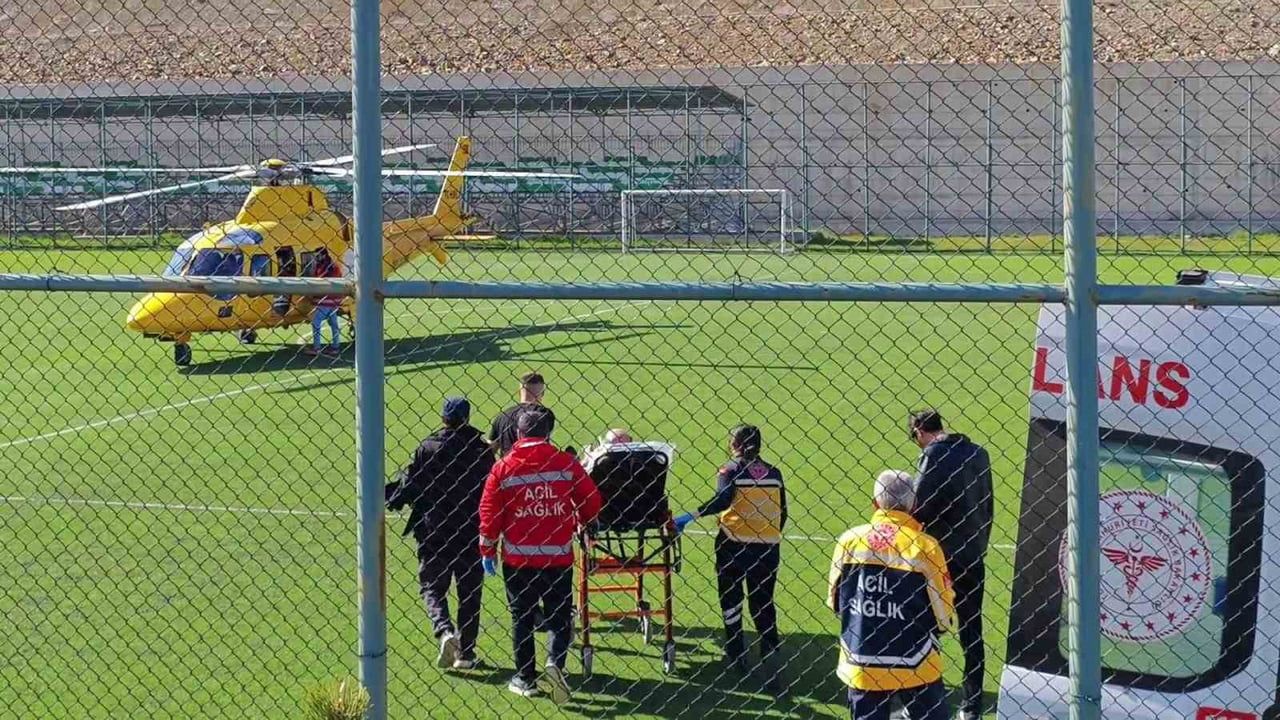 Tortum'da kalp krizi şüphesi: Hasta ambulans helikopterle Erzurum Şehir Hastanesi'ne sevk edildi