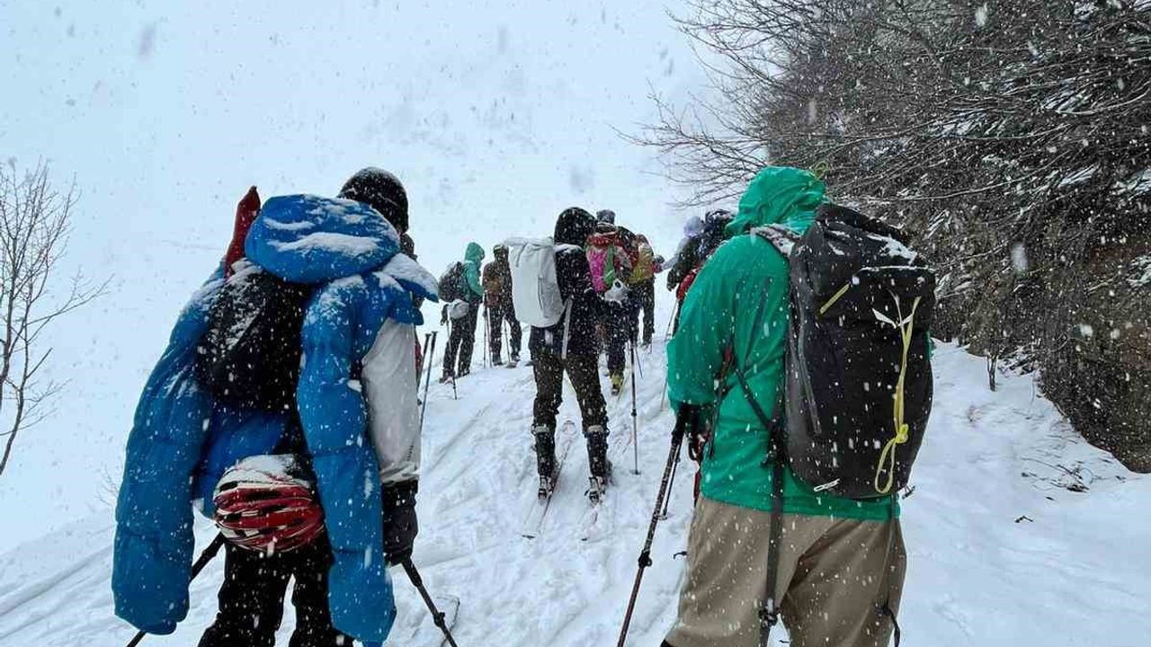 Trabzon'da İlk Kez Düzenlenen Dağ Kayağı Temel Eğitimi Tamamlandı