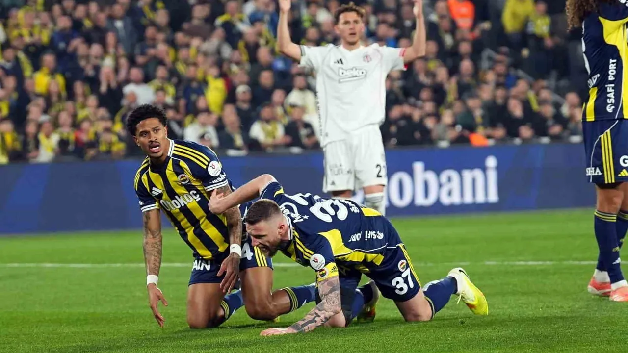Trendyol Süper Lig 28. Hafta: Fenerbahçe 0-0 Beşiktaş — Derbi 15. Dakikada