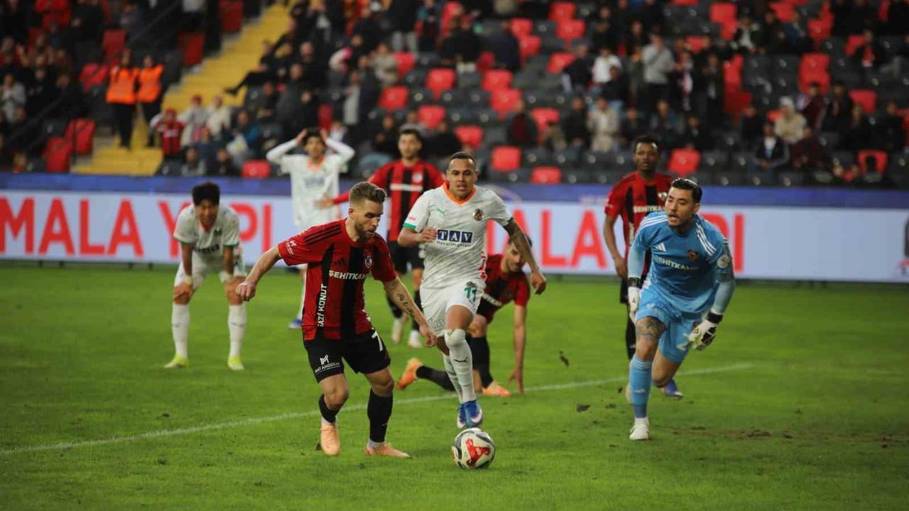 Trendyol Süper Lig 28. Hafta: Gaziantep FK 1-1 Corendon Alanyaspor