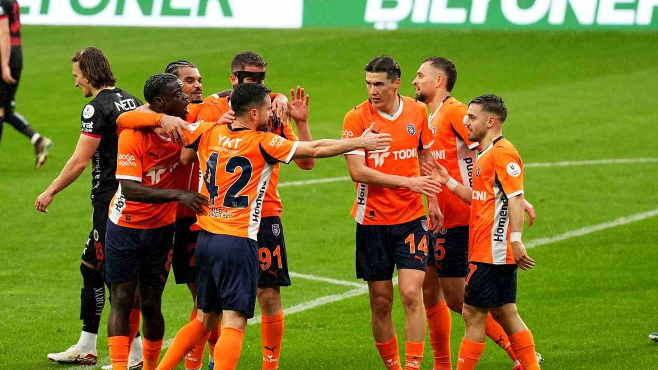 Trendyol Süper Lig: Başakşehir 3-0 Gençlerbirliği — İlk yarı özeti