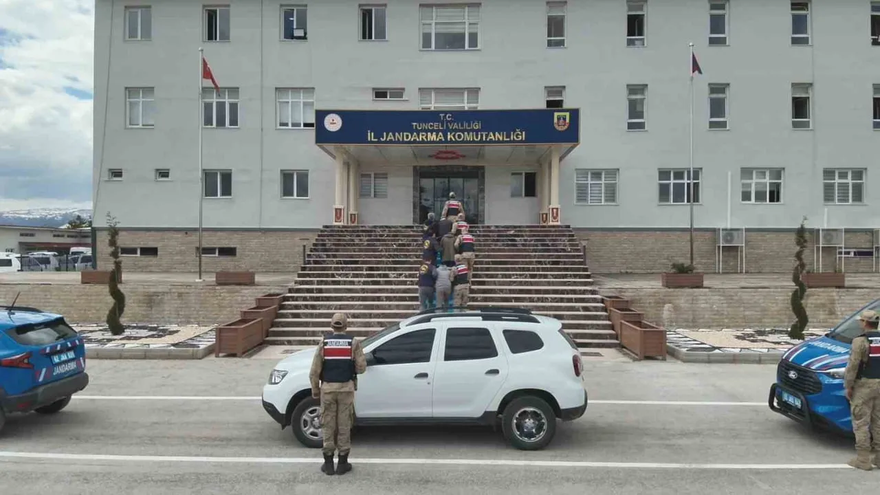 Tunceli'de kendisini polis ve savcı olarak tanıtan 3 şüpheli 2 milyon 5 bin TL dolandırmakla tutuklandı