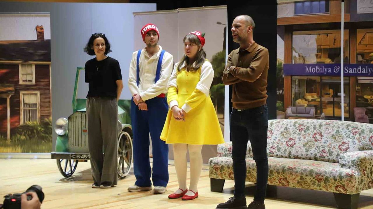 Turgut ve Lulu ilk kez sahnelendi: Ekrem Gürel Kültür Merkezi'nde çocuklarla buluştu