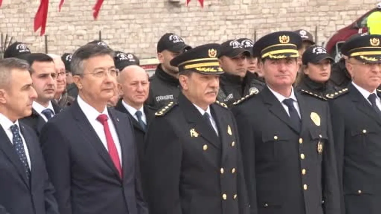 Türk Polis Teşkilatı 181. kuruluş yıldönümünde Taksim'de çelenk töreni