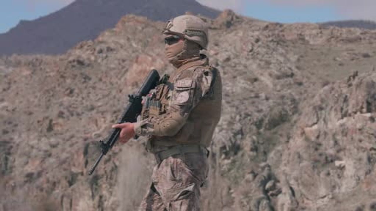 Türk Polis Teşkilatı'nın 181. kuruluş yıl dönümünde 'Ay Yıldızın Gölgesinde Biriz' kısa filmi