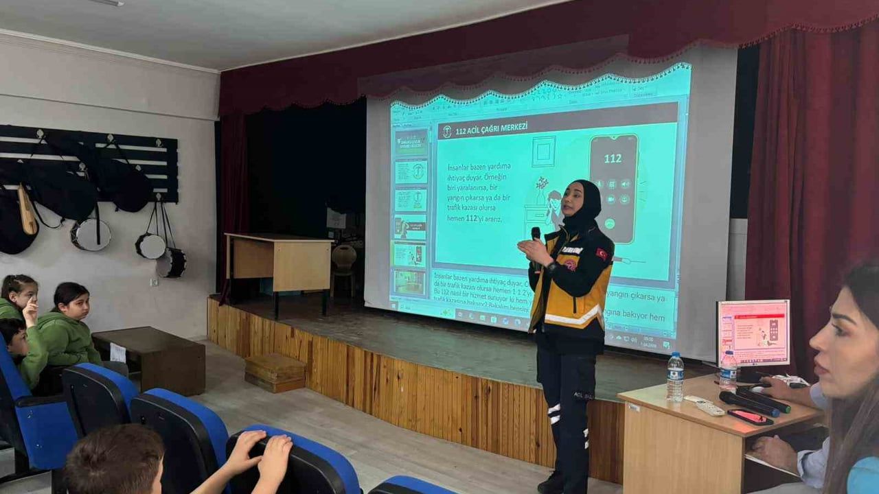 Türkeli'de Atatürk İlkokulu'nda sağlık bilinci eğitimi: Sağlıklı Çocuk Sağlıklı Gelecek programı