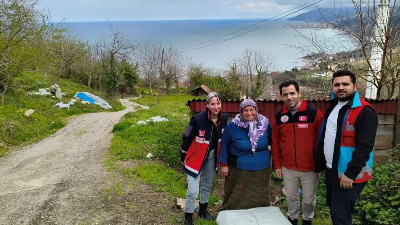 Türkeli'de hassas gruplara sera naylonu desteği: kırsal üretim güçlendiriliyor
