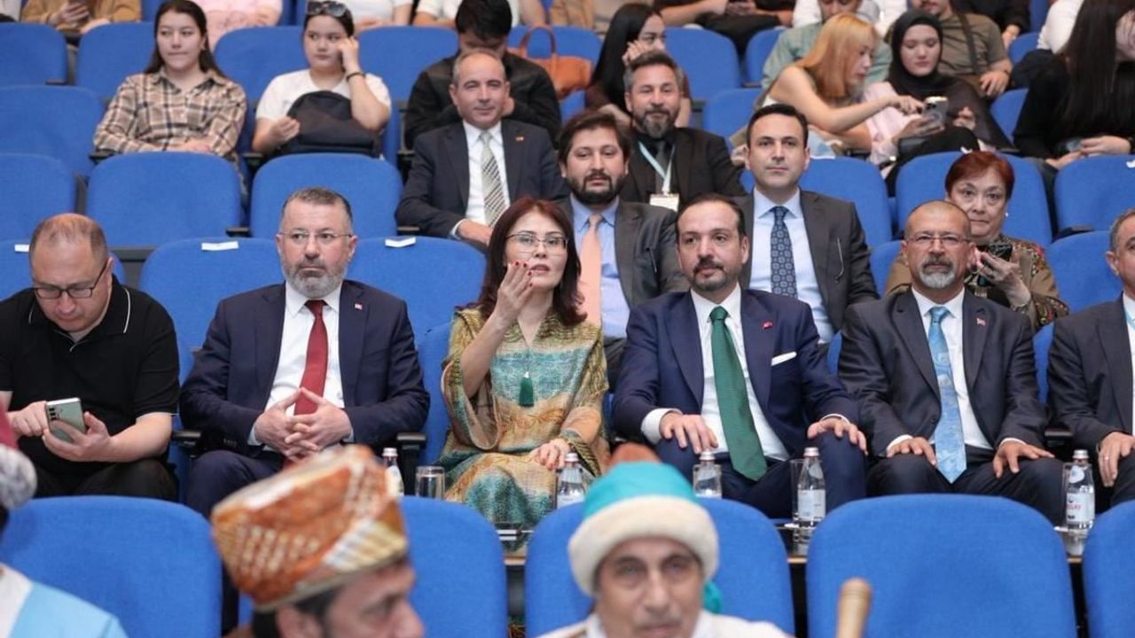 Türkistan'da 'Ahilik' temalı sempozyumda 7 üniversite akademik iş birliği protokolü imzaladı