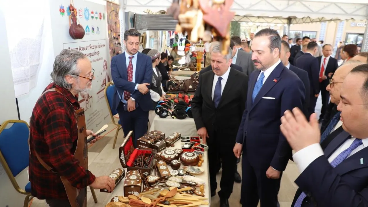 Türkistan'da 'Hoca Ahmet Yesevi Yolunda Ahilik' Sempozyumu: Ortak Değerler ve İş Birliği