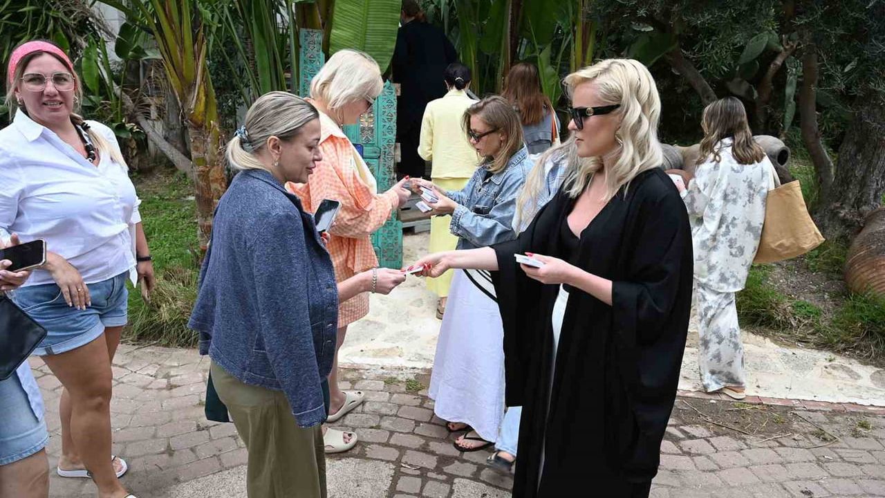 Ukraynalı 100 seyahat acentesi temsilcisi Kemer'de tesisleri yerinde inceledi