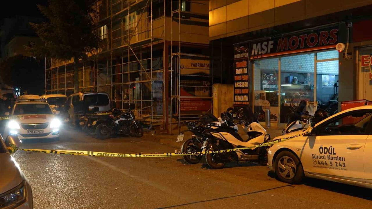 Ümraniye'de alacak-verecek husumeti sonrası iş yerine uzun namlulu silahla saldırı: 4 yaralı