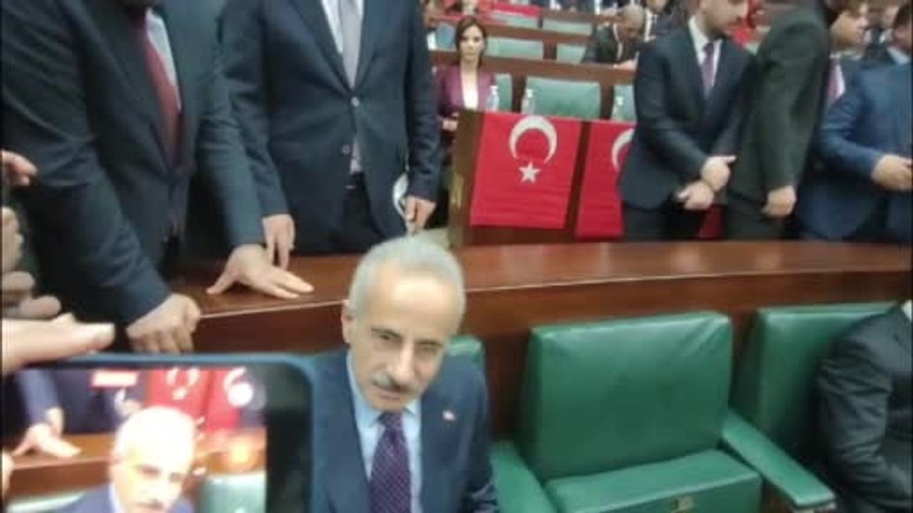 Uraloğlu: Hürmüz Boğazı'nda 14 Türk sahipli gemi var, 3'ü çıkış talebinde değil