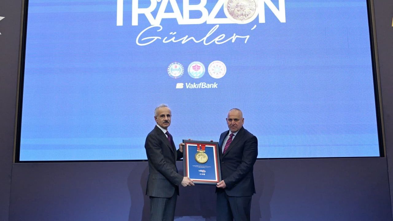 Uraloğlu: Samsun-Trabzon-Sarp Hızlı Treniyle Trabzon–Samsun Arası 2 saate İnecek
