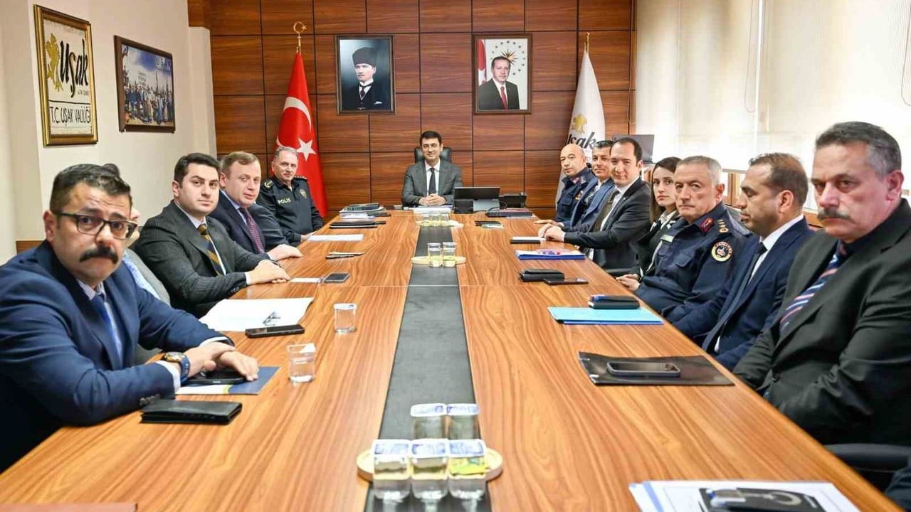 Uşak’ta İl Güvenlik, Asayiş ve Koordinasyon Kurulu Toplantısı Vali Serdar Kartal Başkanlığında