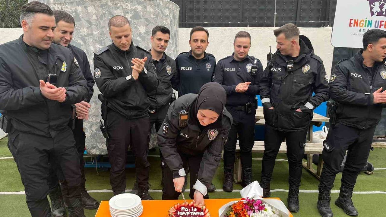 Üsküdar'da anaokulundan Polis Haftası sürprizi: 'Okulu bastılar' ihbarı ile gelen ekipler sevindirildi