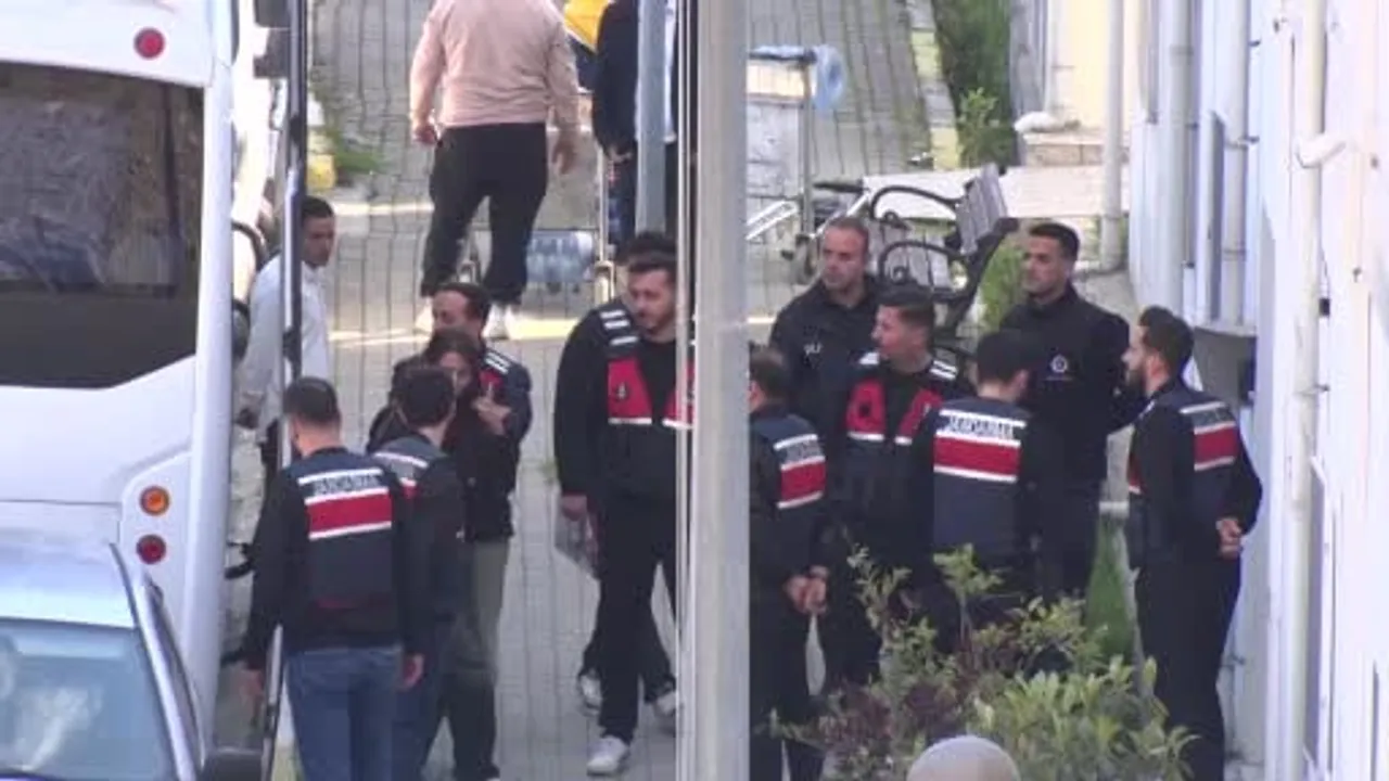 Uyuşturucu Soruşturmasında Gözaltındakilerin Saç ve Kan Örnekleri Adli Tıp Kurumu’na Gönderildi