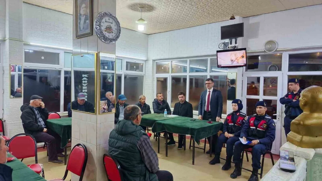 Uzunköprü'de köy kahvehanelerinde uyuşturucu bilgilendirme faaliyeti