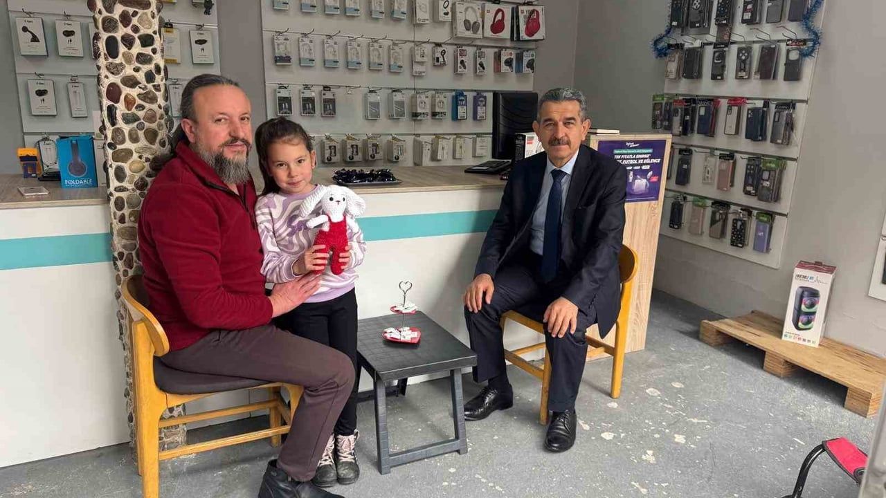 Vali Birol Ekici, Açık Kapı kapsamında valilikte kabul yaptı ve kent merkezinde esnaf ziyaretlerinde bulundu