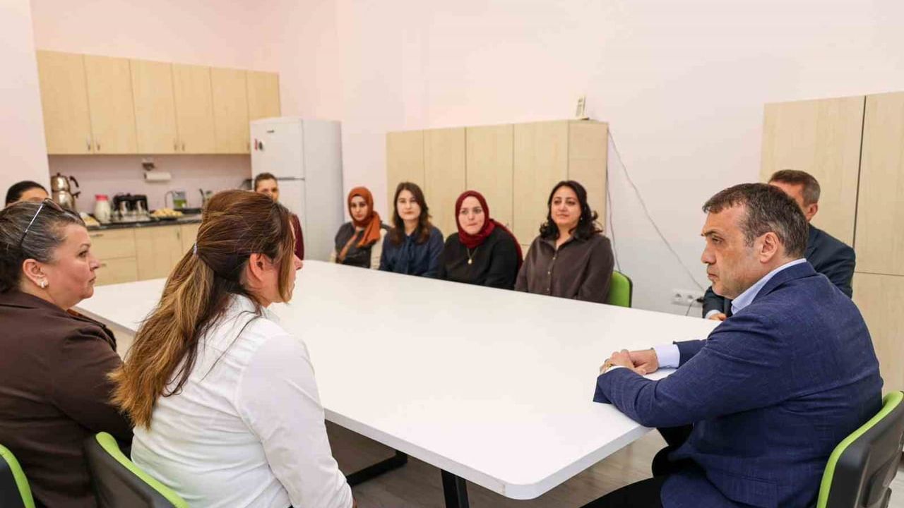 Vali Faik Oktay Sözer, Bahçelievler Anaokulu'nu Ziyaret Etti