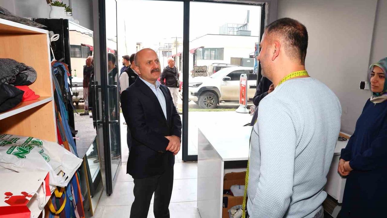 Vali Osman Varol, Adıyaman kent meydanı ve Atatürk Bulvarı'ndaki esnafı ziyaret etti