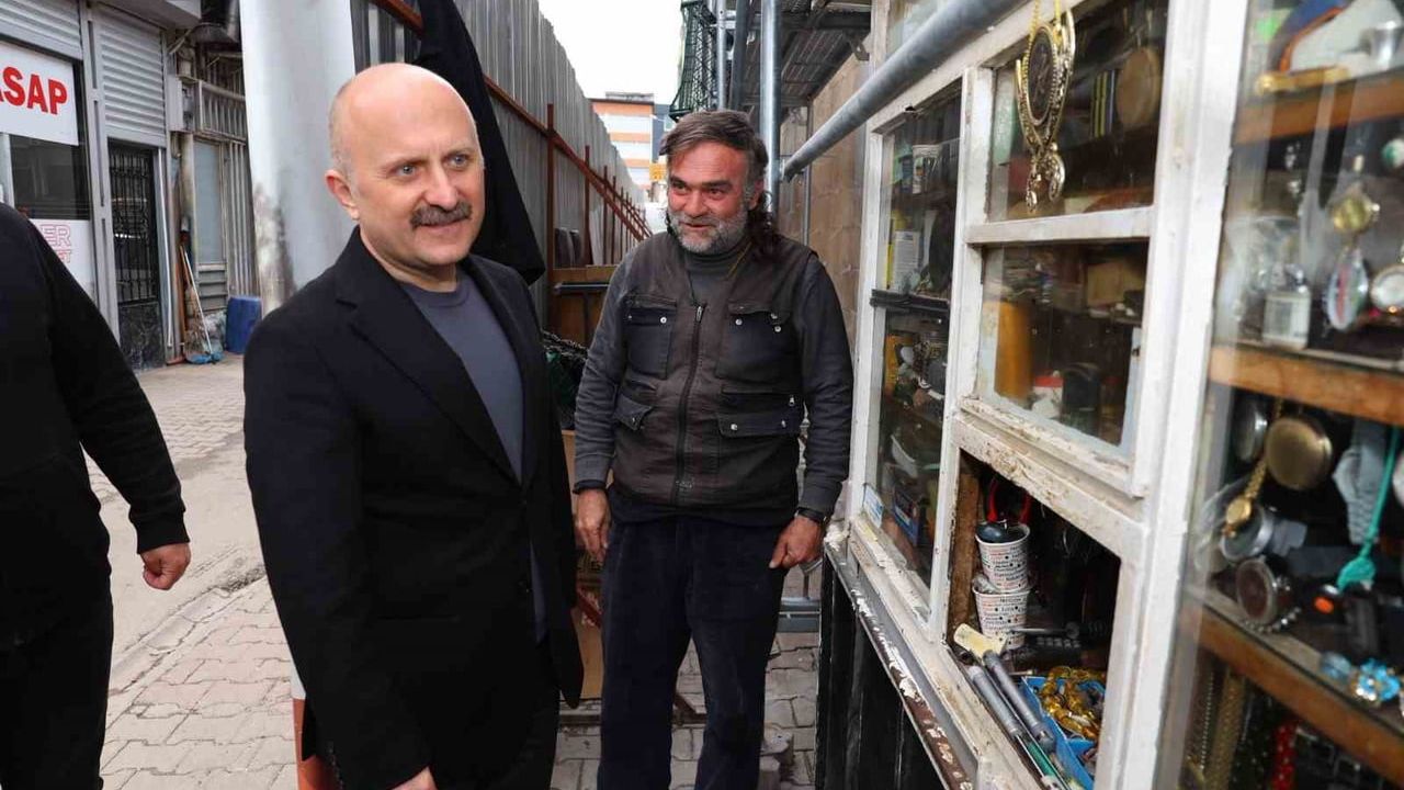 Vali Osman Varol, Gölbaşı Caddesi'ndeki esnafı ziyaret etti