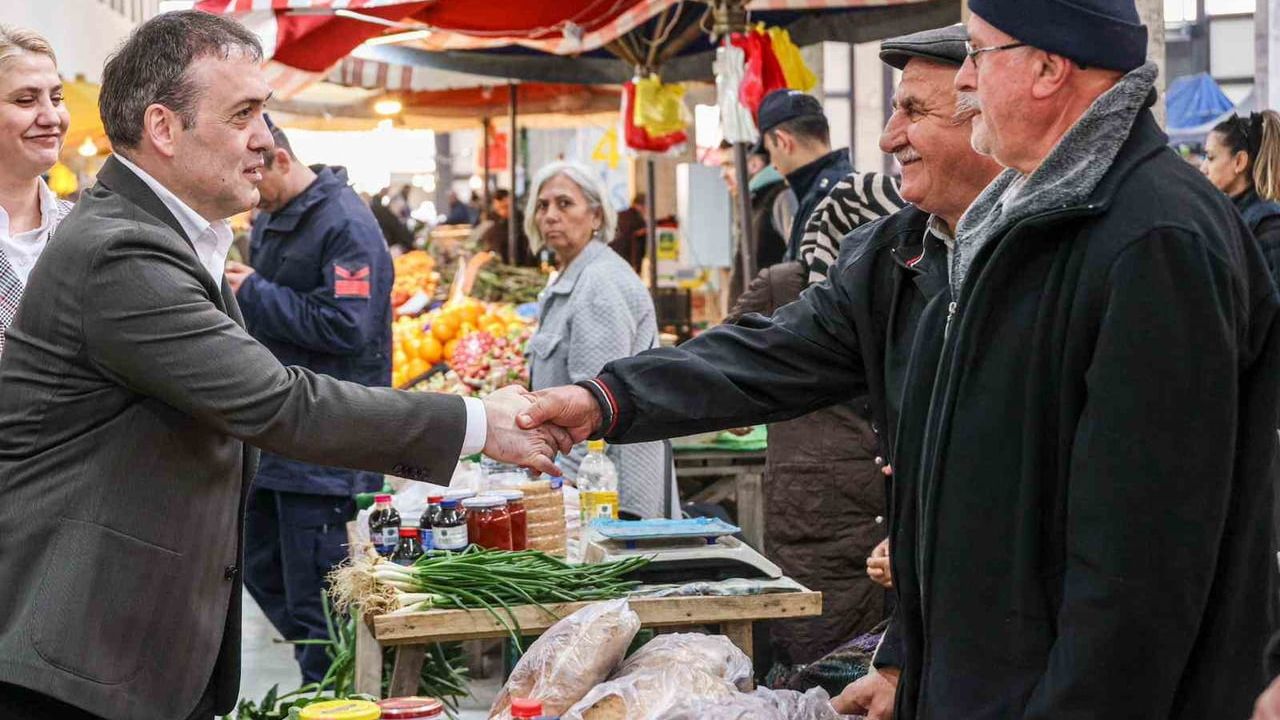 Vali Sözer Gölpazarı Salı Pazarı'nda Esnaf ve Vatandaşlarla Buluştu