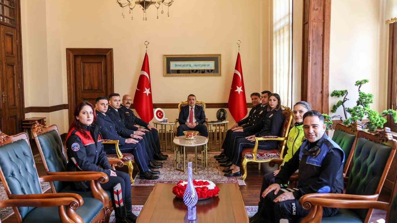 Vali Sözer, Polis Haftası'nda emniyet mensuplarını kabul etti