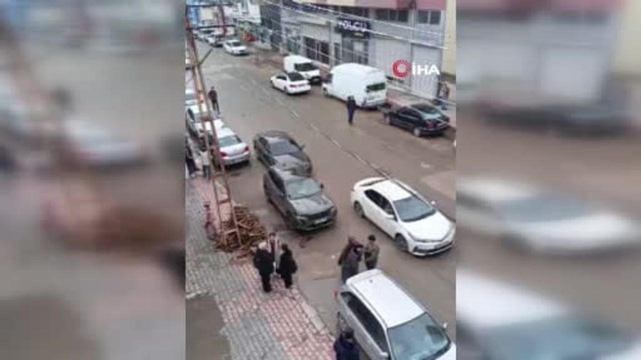 Van’da 5.2 büyüklüğünde deprem: Tuşba'da sabah sarsıntısı, vatandaşlar sokağa döküldü