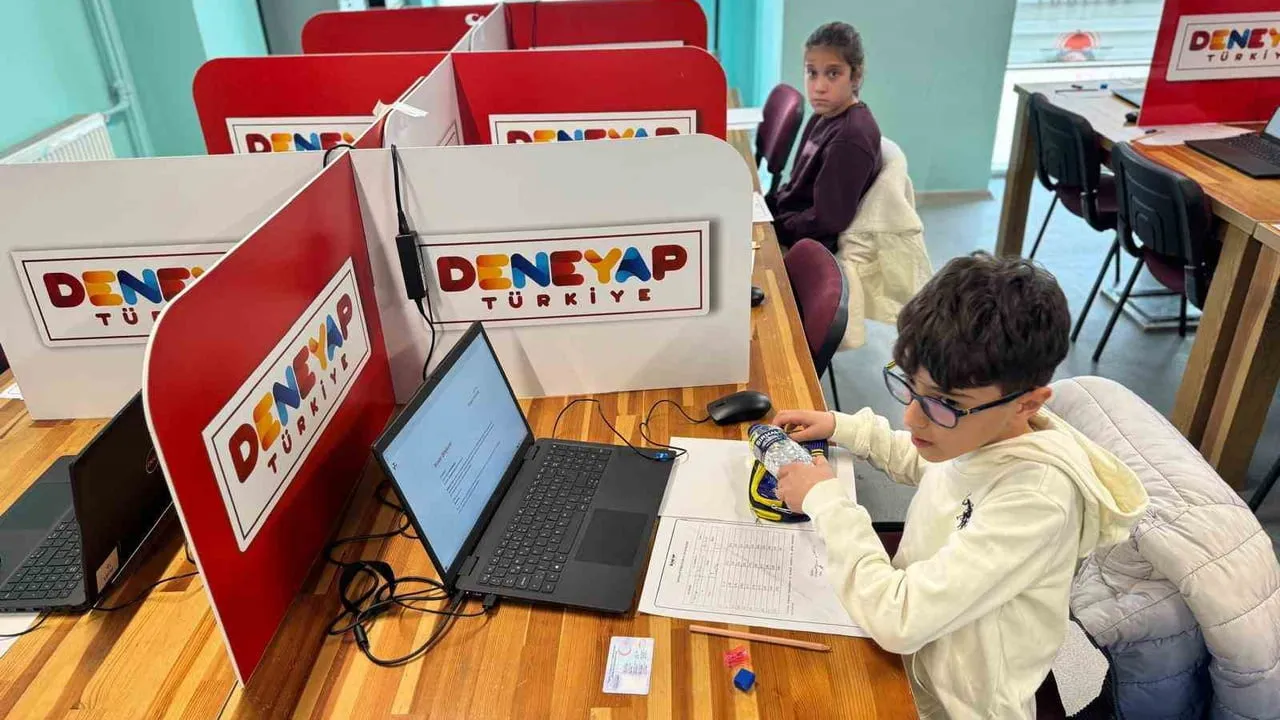 Van'da Deneyap Türkiye Teknoloji Atölyeleri e-sınavı tamamlandı