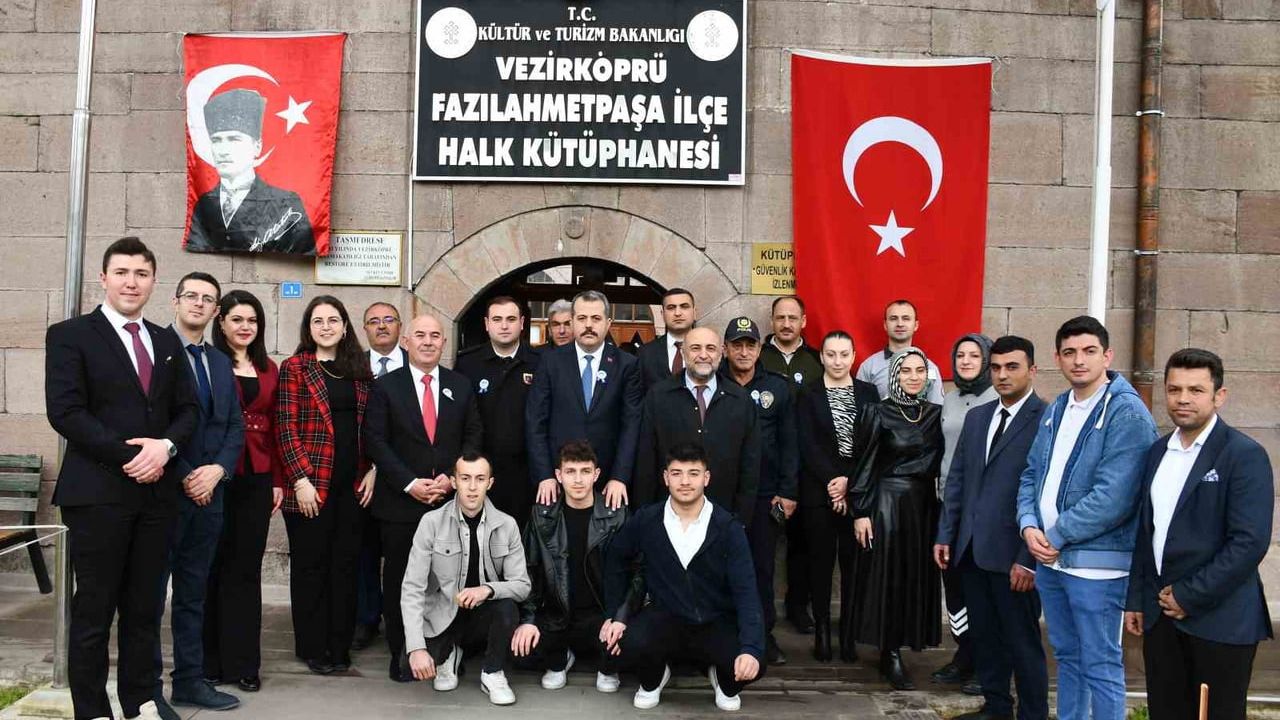 Vezirköprü'de 62. Kütüphane Haftası: En Çok Kitap Okuyan Öğrencilere Ödül