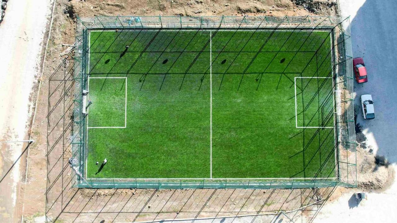 Yahyalı Çiğilli Mahallesi'ne Halı Saha ve Çevre Düzenlemesi Hizmete Açıldı