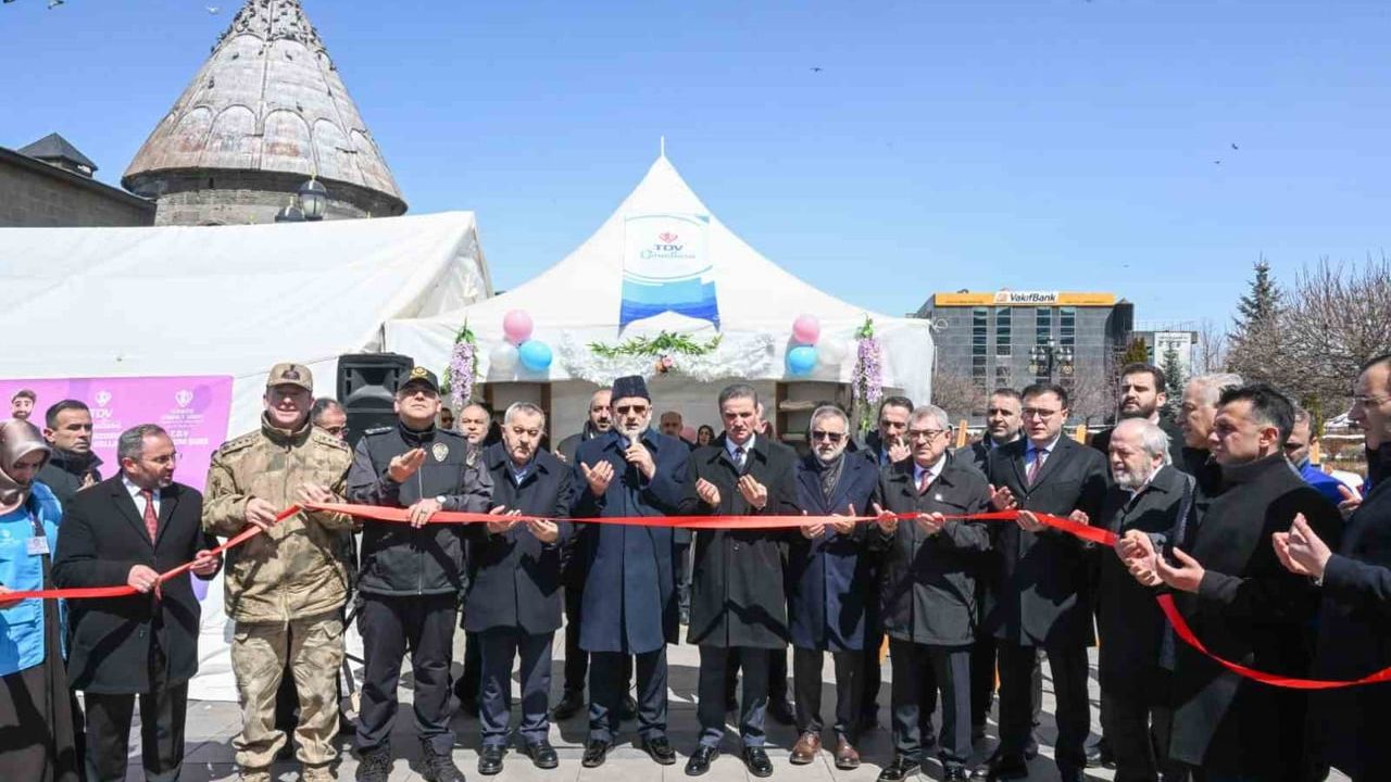 Yakutiye'de 'İki İnsan Bir Hayat' Hayır Çarşısı açıldı