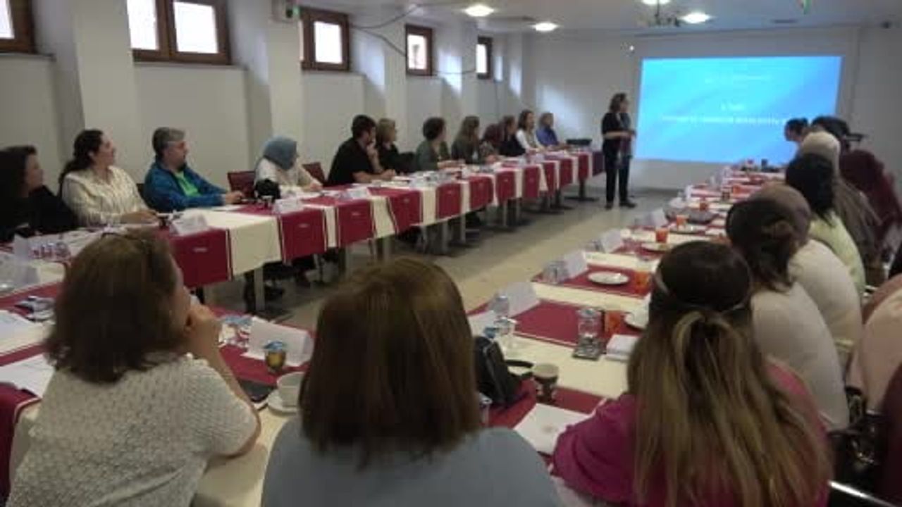 Yalova’da 'Emzirme Danışmanlığı ve Ulusal Değerlendirici Sağlık Personeli Eğitimi' düzenleniyor