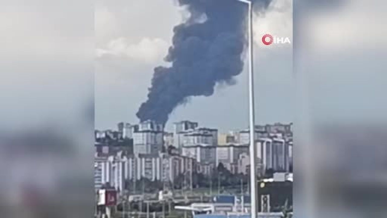 Yenimahalle'de mobilya fabrikasında yangın: İtfaiye müdahalesi sürüyor