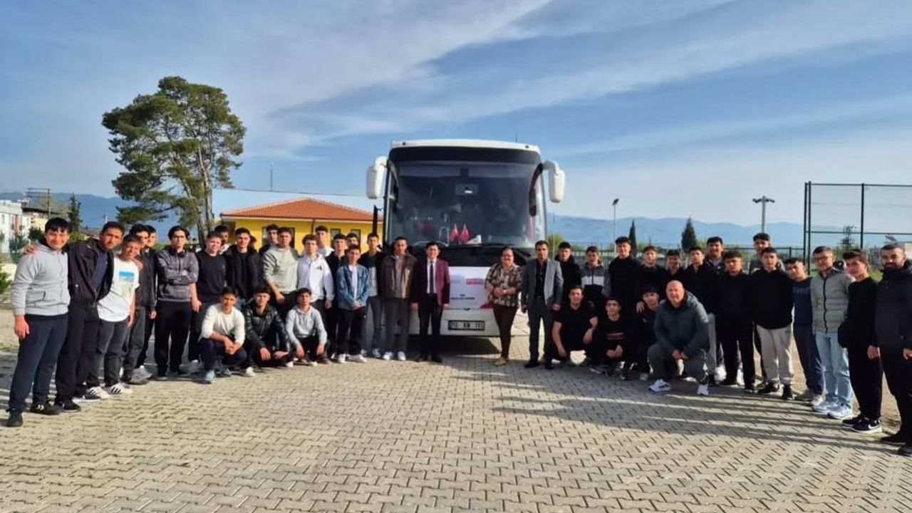 Yenipazar'dan Öğrenciler 'Bir Destandır Çanakkale' Projesiyle Çanakkale'ye Uğurlandı