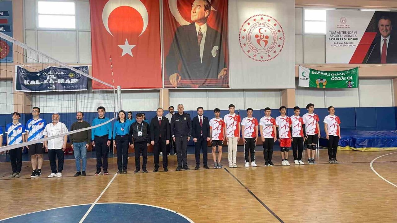 Yeşilhisar'da 2025-2026 Okul Sporları 2. Küme Voleybol Müsabakaları Sona Erdi