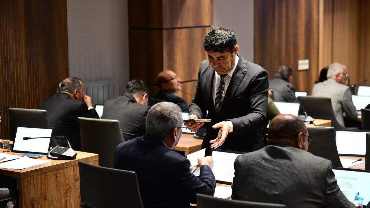 Yeşilyurt Belediye Meclisi Nisan Toplantısında Başkan Vekilleri, Encümen ve Komisyon Üyelerini Seçti