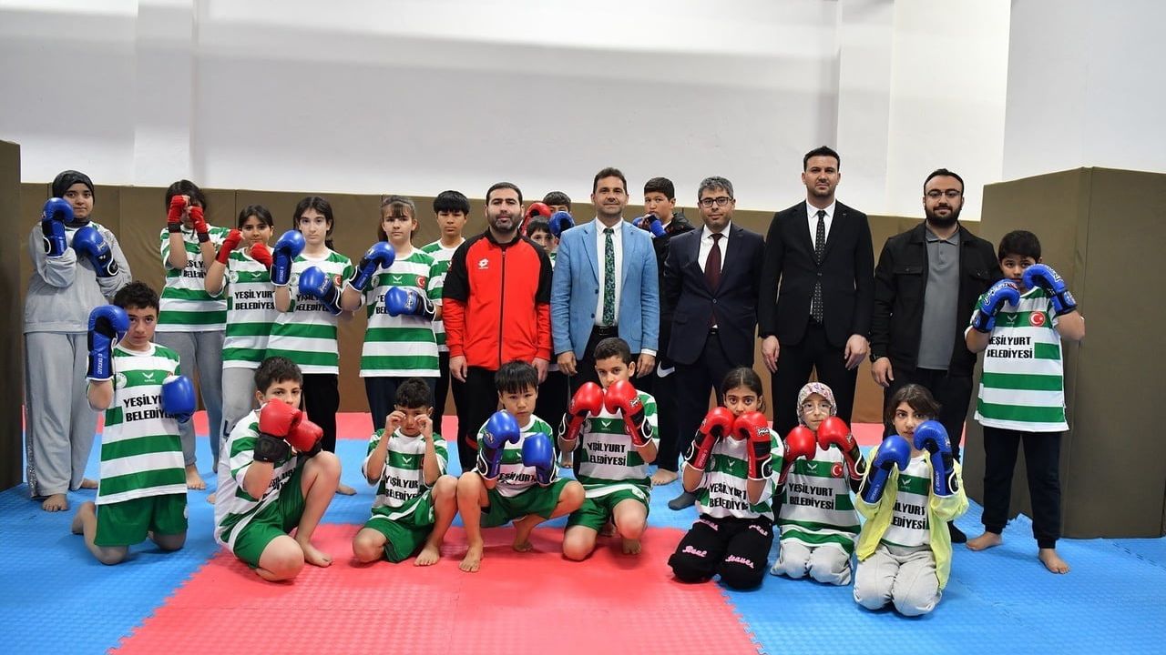 Yeşilyurt Belediyesi, İkizce Recep Tayyip Erdoğan İlkokulu'na Modern Spor Salonu Kazandırdı